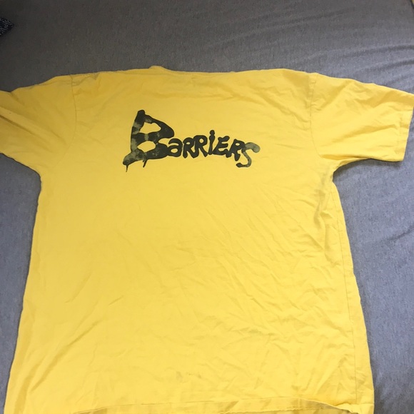 Yellow tshirt - Picture 2 of 2